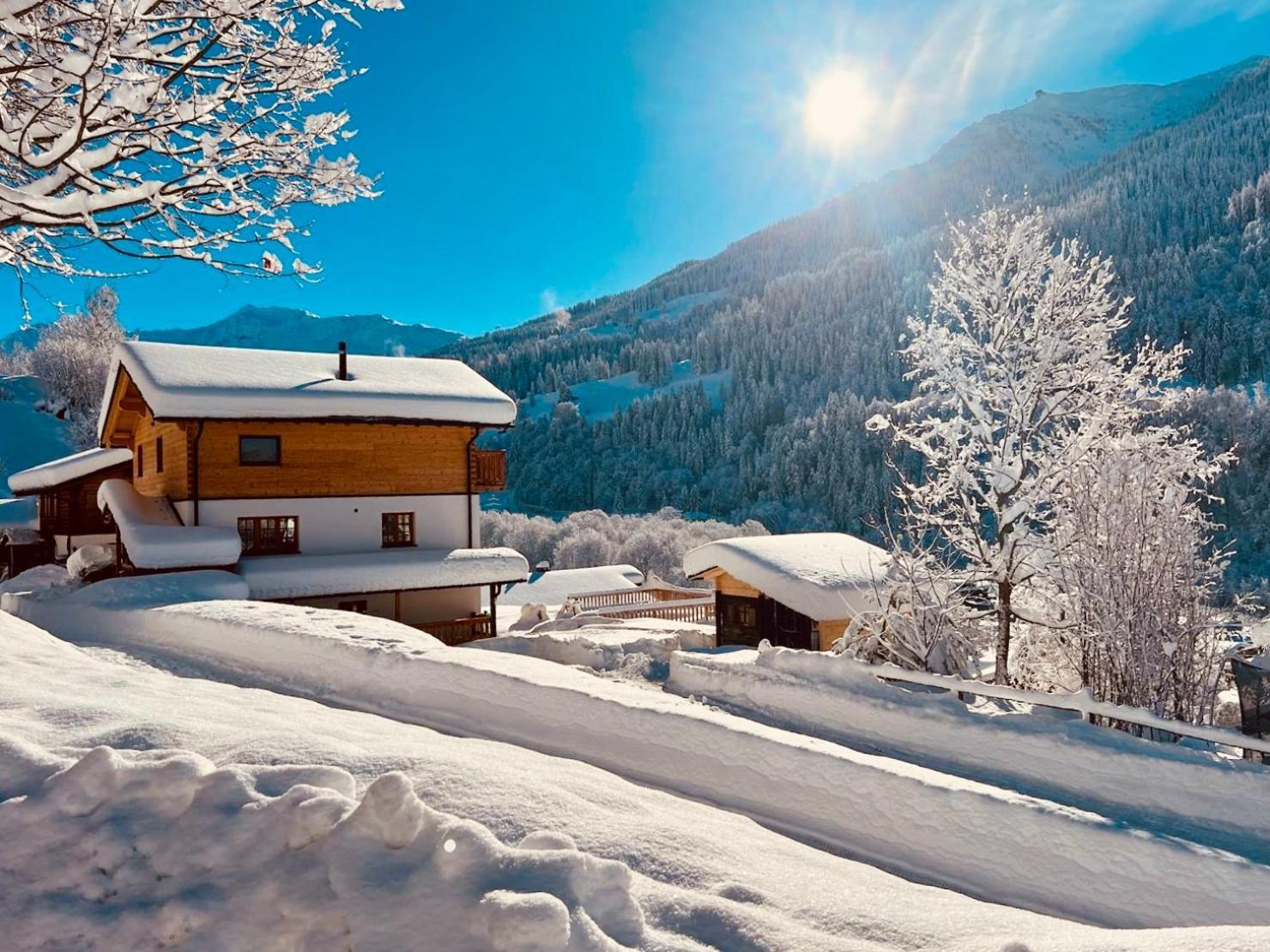 Modernes Bergchalet Mit Spa Und Sonnenterrasse Appartement Klosters Buitenkant foto