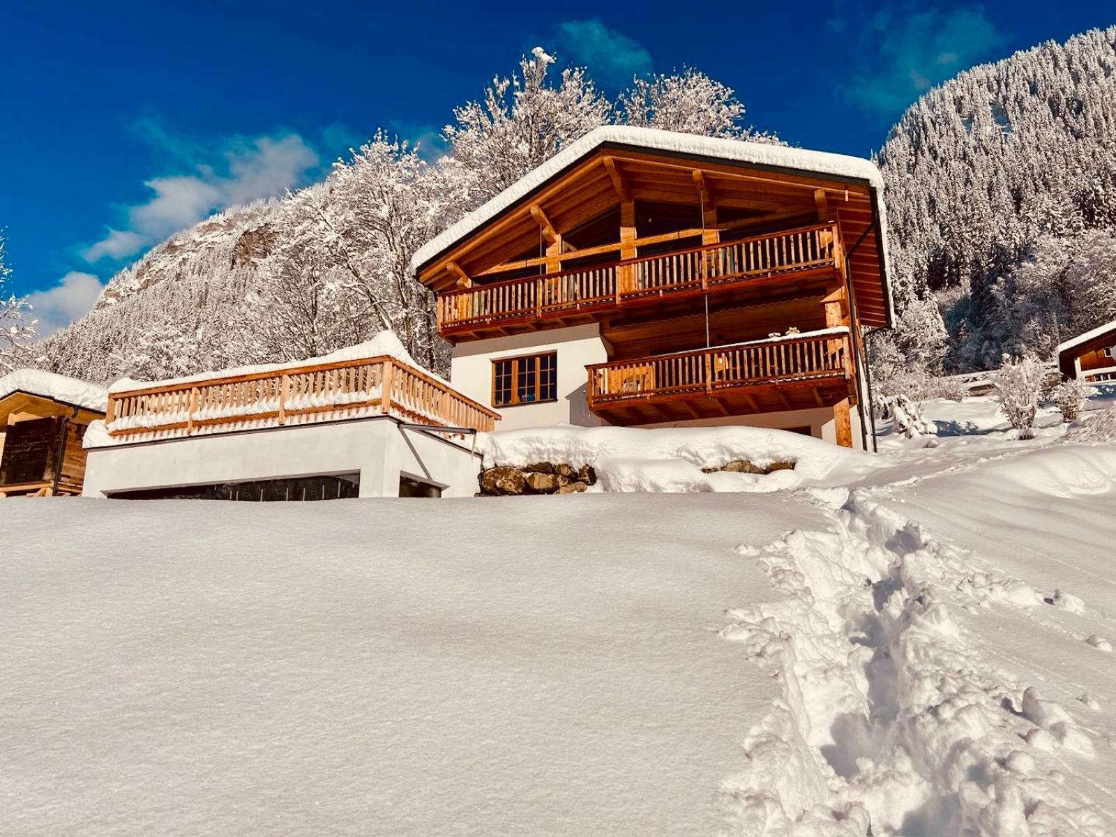 Modernes Bergchalet Mit Spa Und Sonnenterrasse Appartement Klosters Buitenkant foto